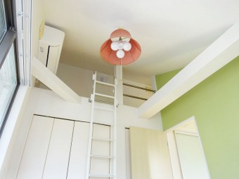 パステルカラーの間仕切り壁で圧迫感のない快適空間に　目黒区 K様邸